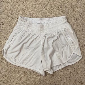 Lululemon Tracker size 8. 4in. White.